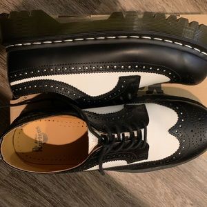 Doc martens 3989 brogue vex black and white us women’s 9 men 8 uk 7 eur 41